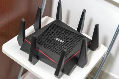 八根天線的電競路由器，華碩RT-AC5300“八爪魚”圖賞